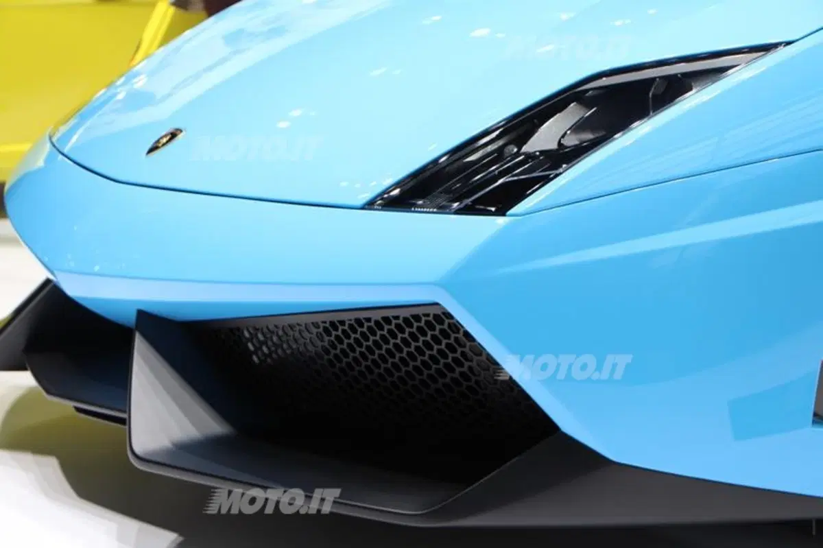 Lamborghini al Salone di Parigi 2012 (8)