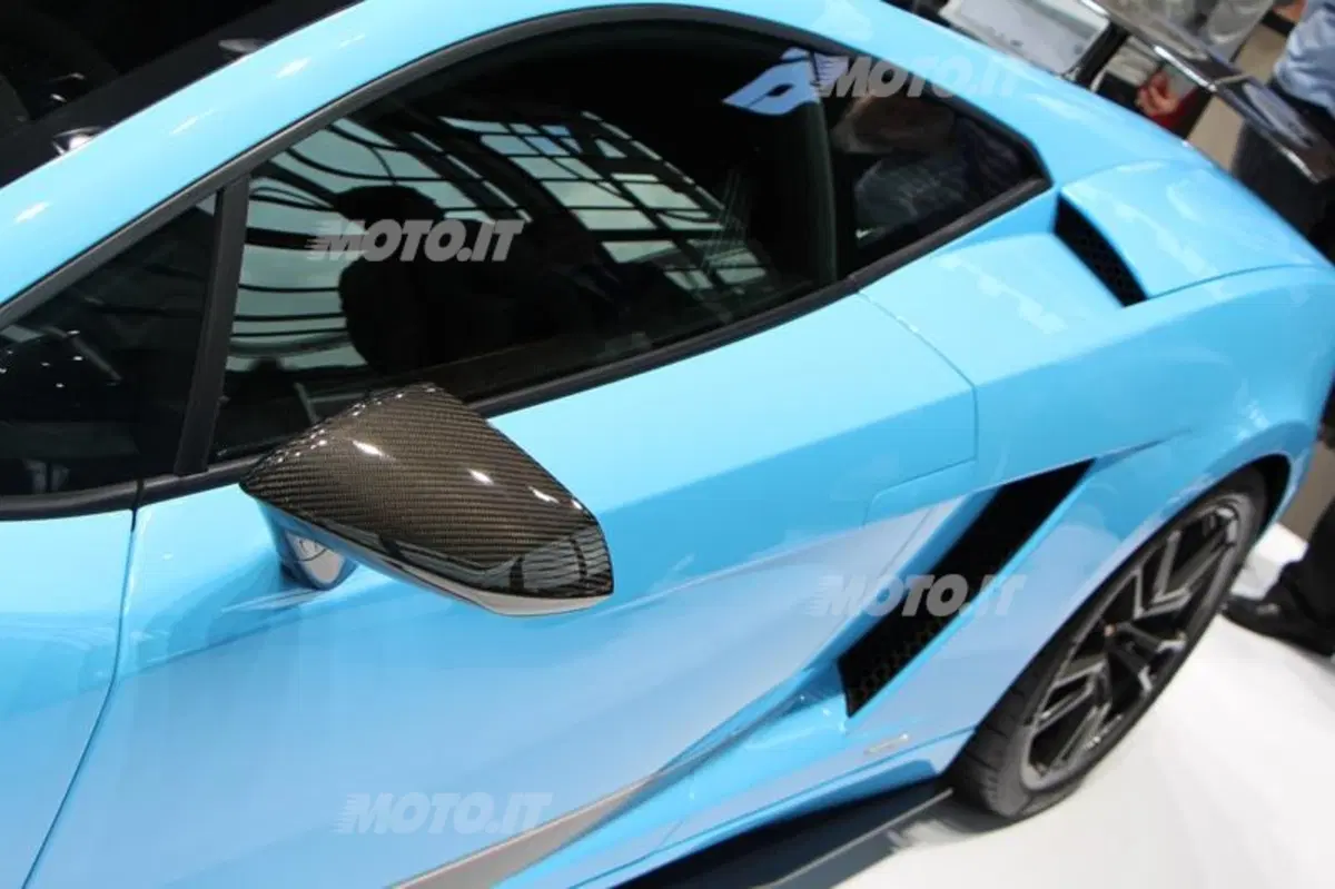 Lamborghini al Salone di Parigi 2012 (10)