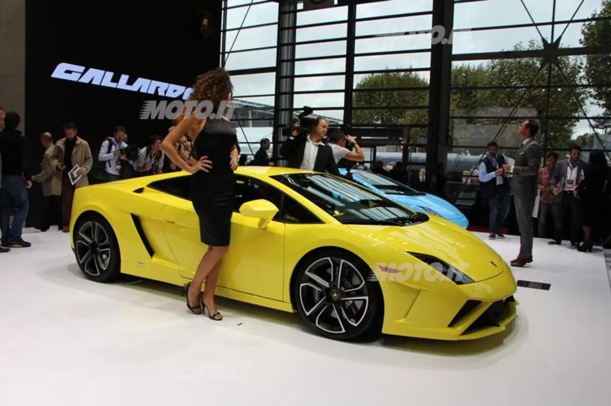 Lamborghini al Salone di Parigi 2012 (13)