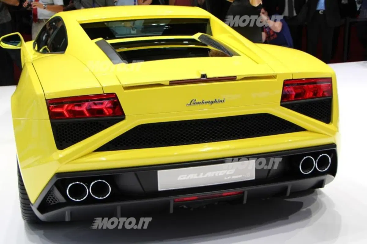 Lamborghini al Salone di Parigi 2012 (16)