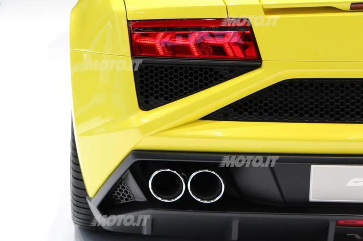Lamborghini al Salone di Parigi 2012 (18)