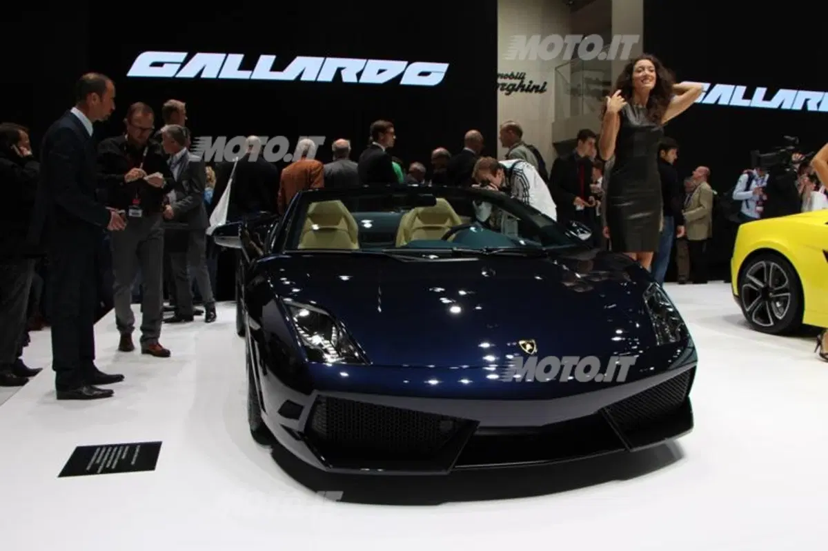 Lamborghini al Salone di Parigi 2012 (21)