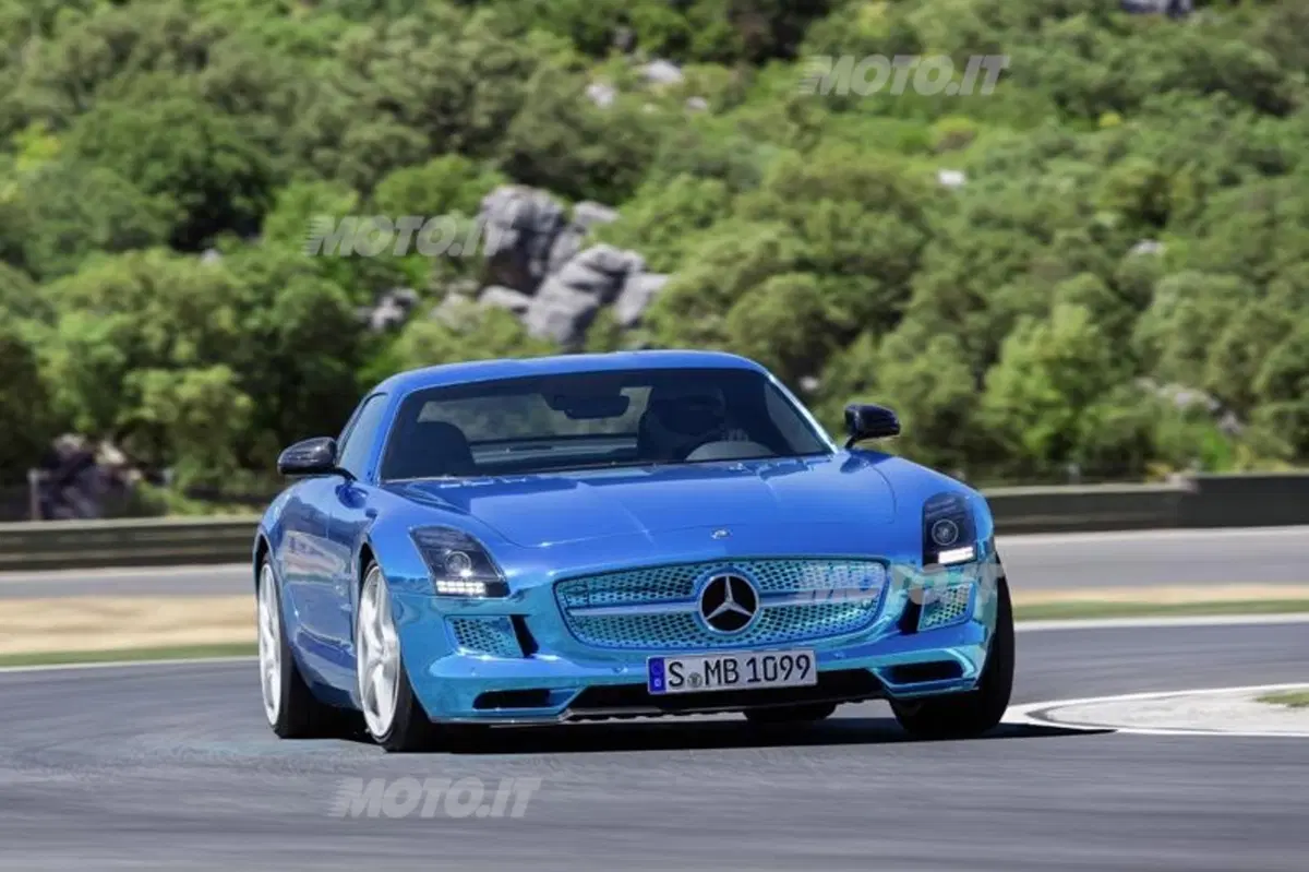 Mercedes-Benz SLS AMG Coupé Electric Drive (2)