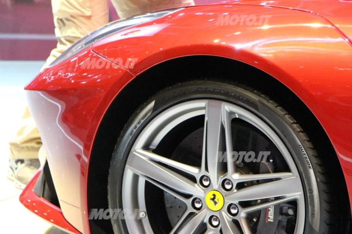 Ferrari al Salone di Parigi 2012 (10)