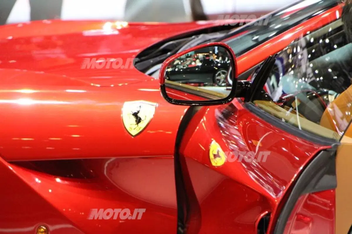 Ferrari al Salone di Parigi 2012 (12)
