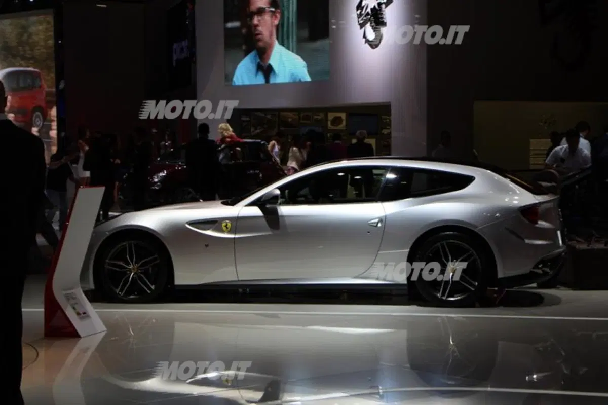 Ferrari al Salone di Parigi 2012 (23)