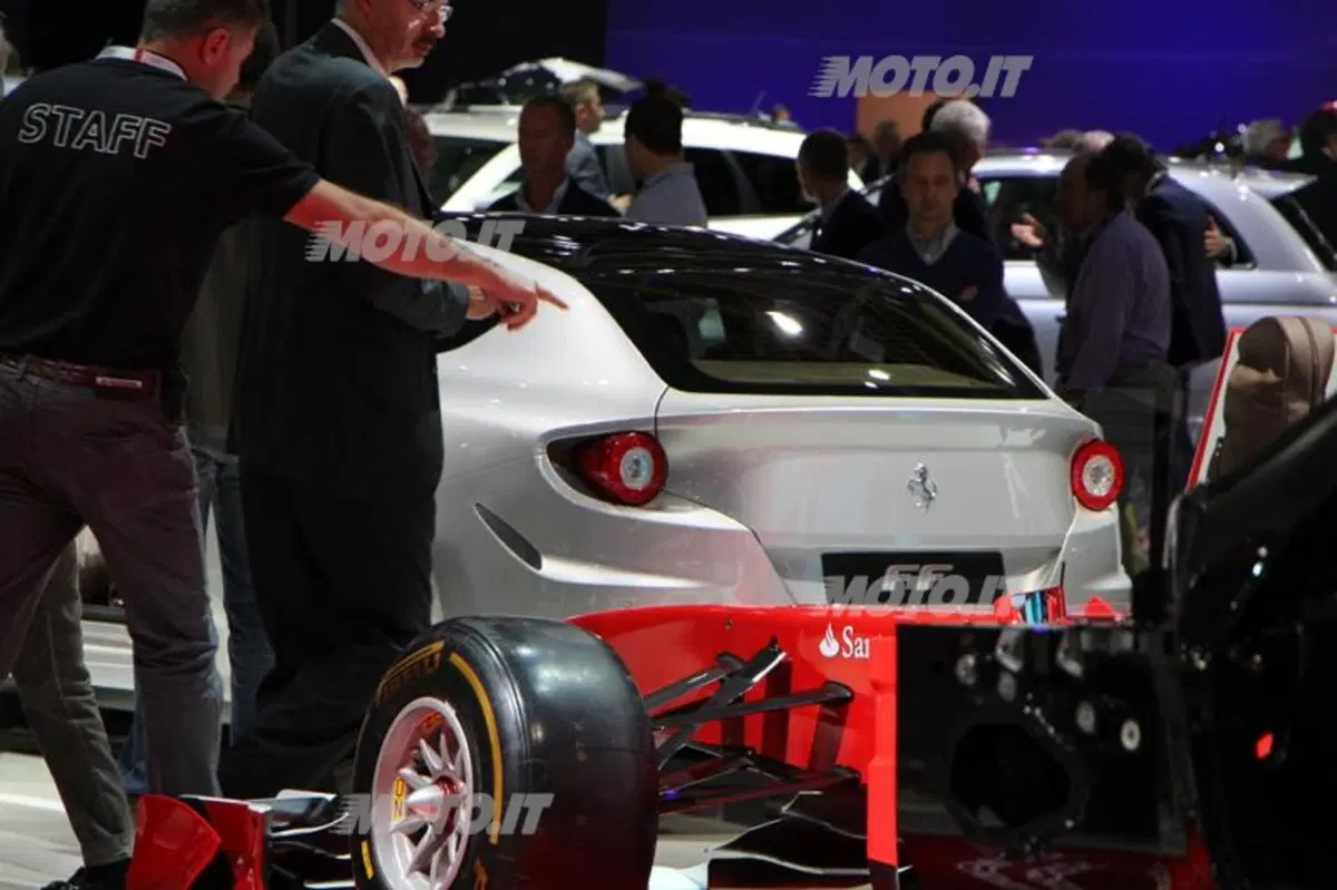 Ferrari al Salone di Parigi 2012 (25)
