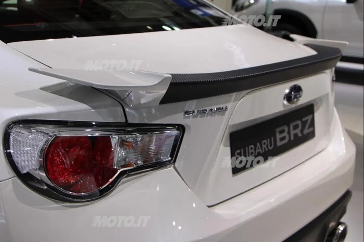 Subaru al Salone di Parigi 2012 (9)