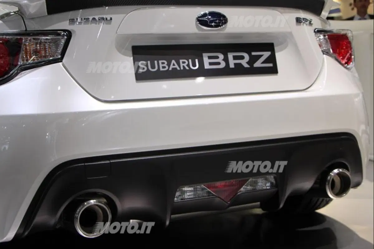 Subaru al Salone di Parigi 2012 (10)