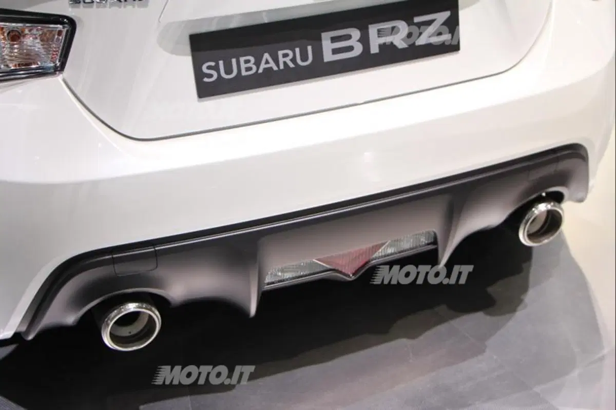 Subaru al Salone di Parigi 2012 (12)