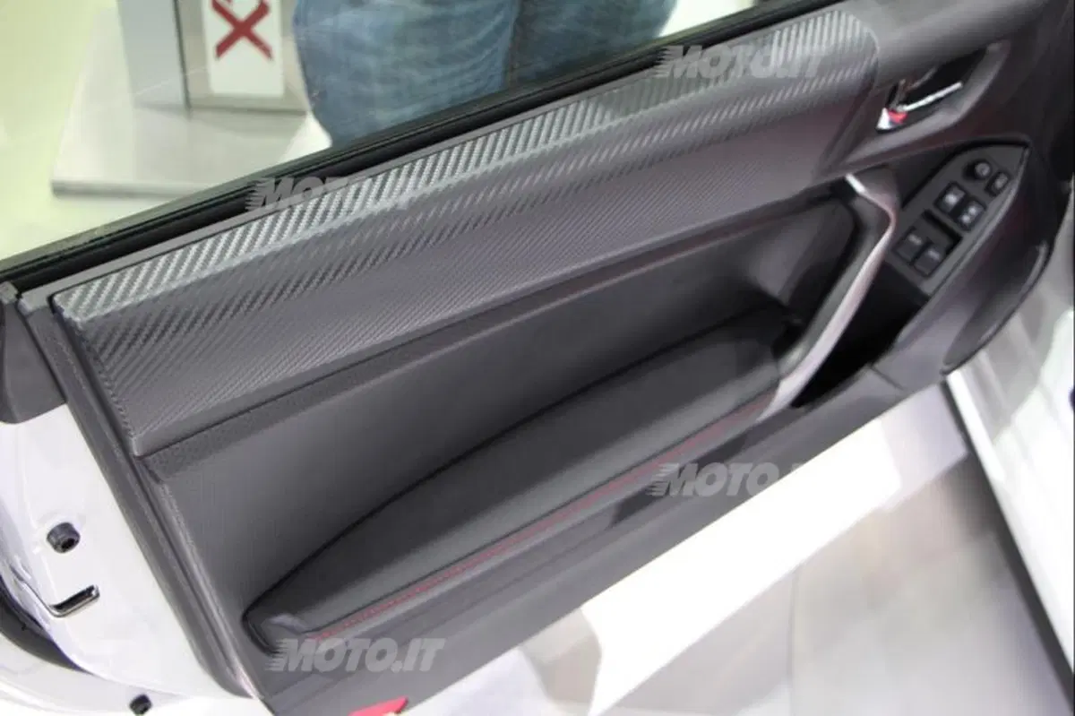 Subaru al Salone di Parigi 2012 (17)