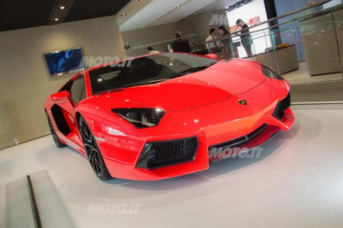 Lamborghini Aventador 2013: ora con tecnologia di disattivazione dei cilindri