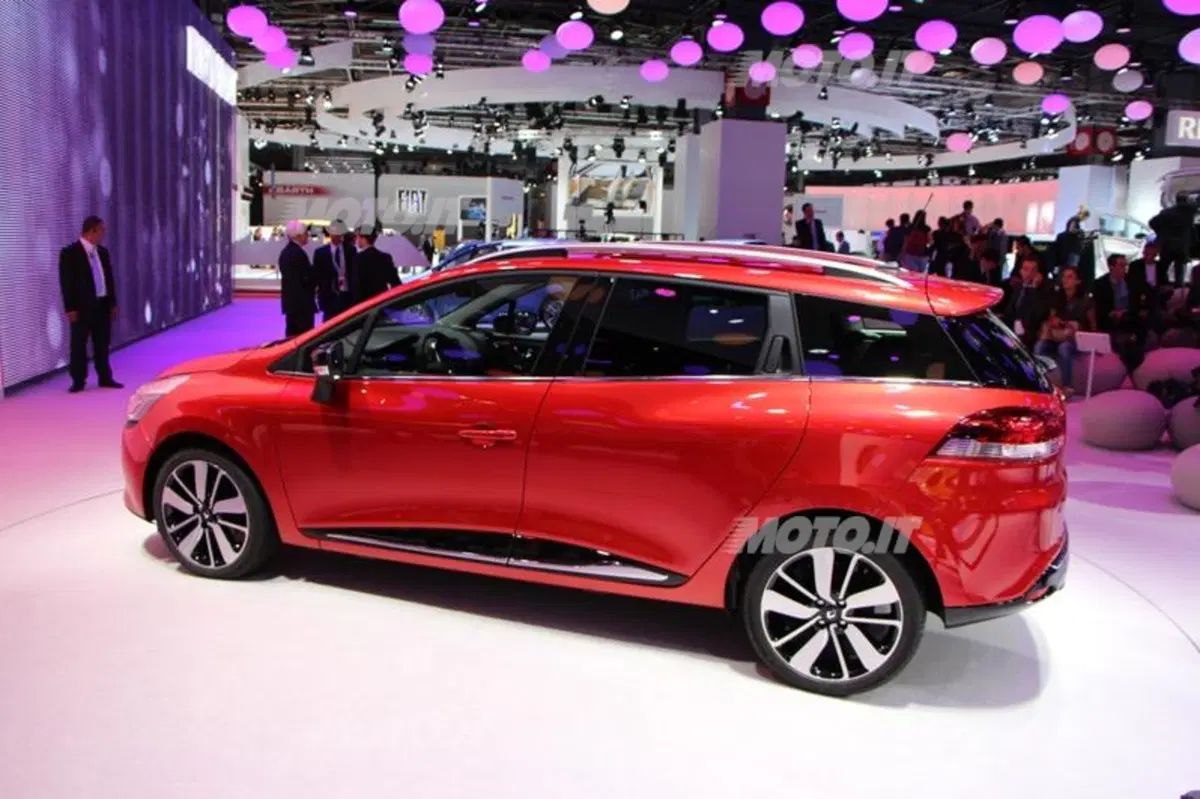 Nuova Renault Clio: a Parigi anche la station wagon