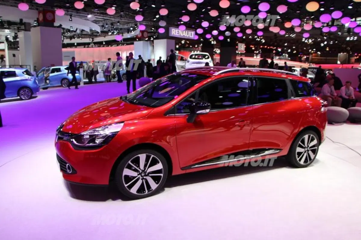 Nuova Renault Clio: a Parigi anche la station wagon (3)