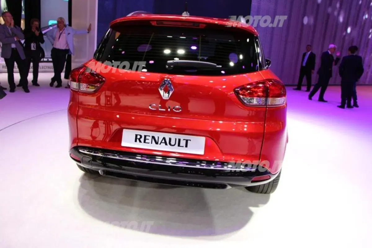 Nuova Renault Clio: a Parigi anche la station wagon (4)
