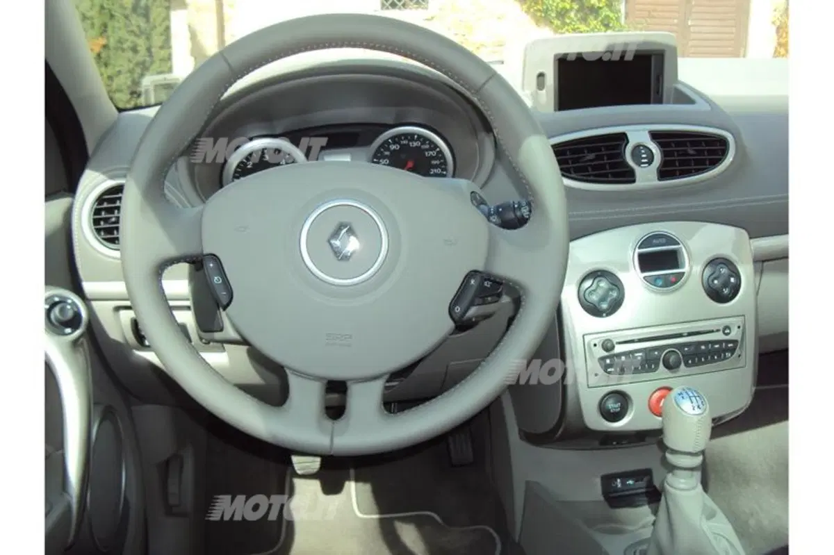 Nuova Renault Clio: pensata per l'Italia (10)