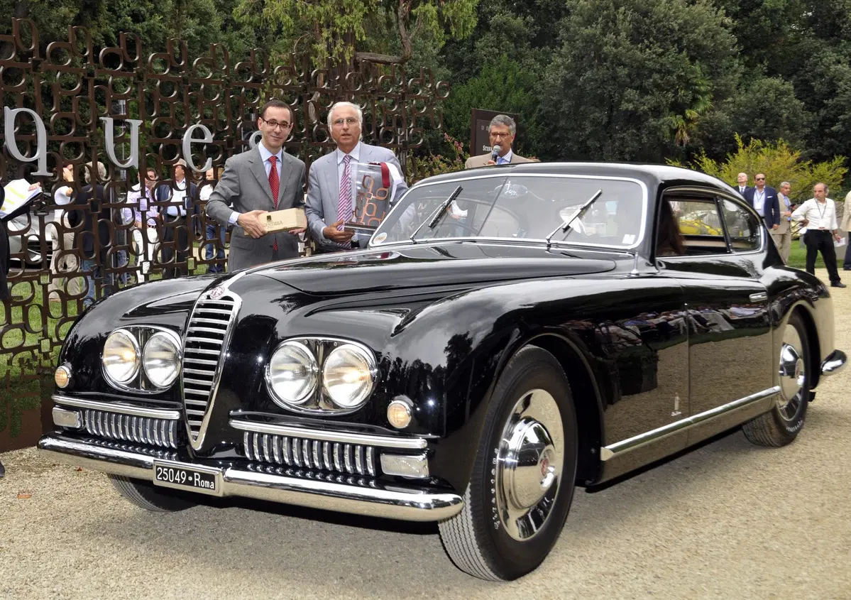 uniques special ones: vince l'Alfa Romeo 6C 2500 SS coup&eacute; Pinin Farina del 1949