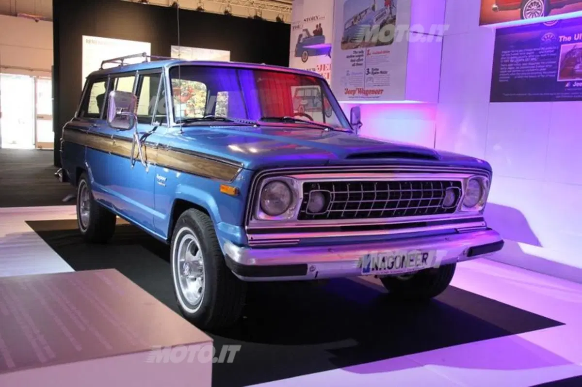 Salone di Parigi 2012: in passerella anche le auto d'epoca (17)