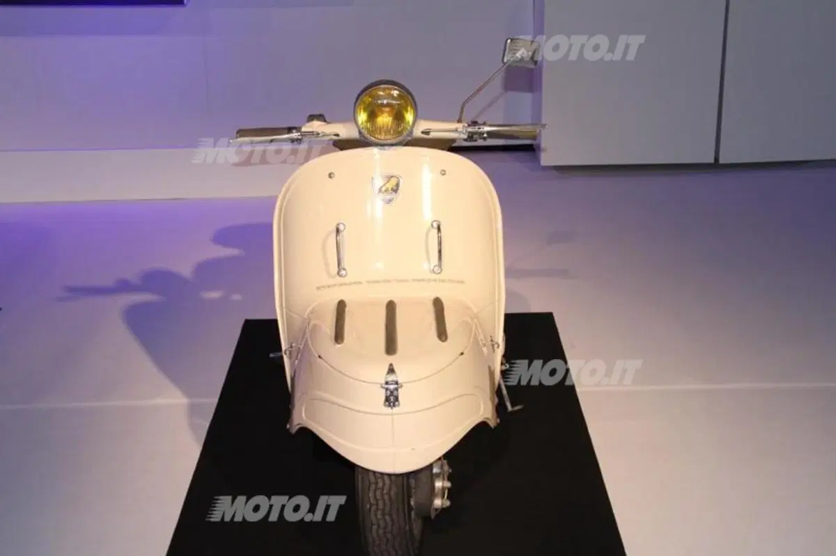 Salone di Parigi 2012: in passerella anche le auto d'epoca (36)