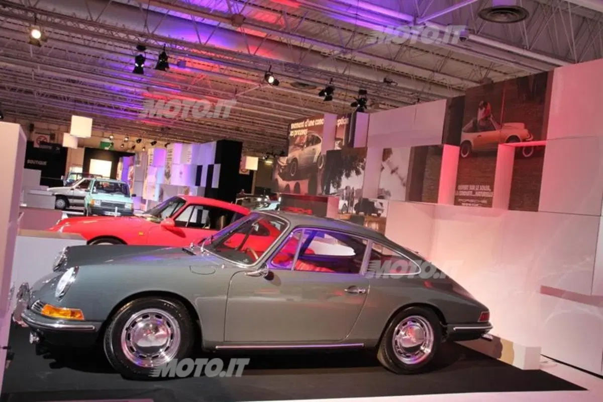 Salone di Parigi 2012: in passerella anche le auto d'epoca (39)