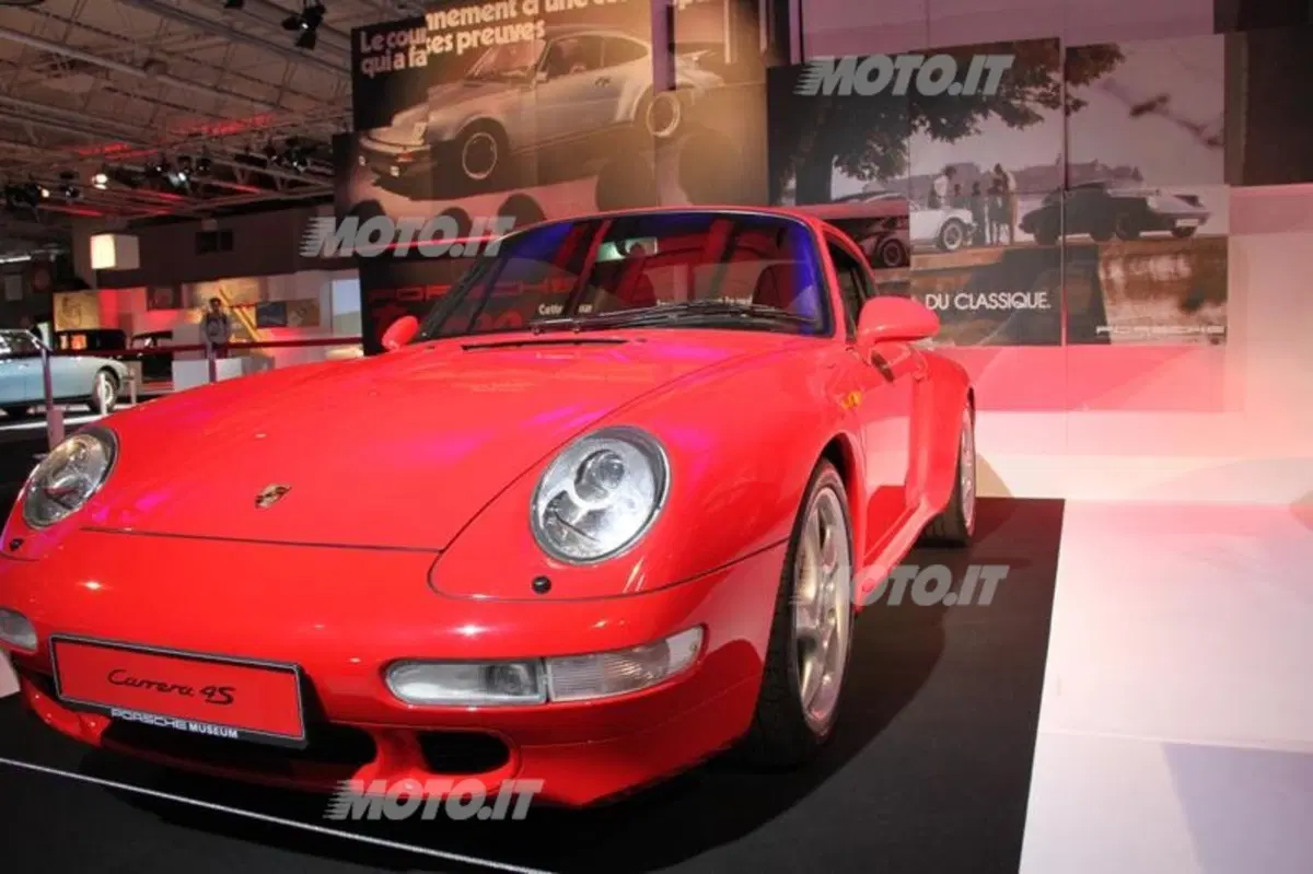 Salone di Parigi 2012: in passerella anche le auto d'epoca (41)