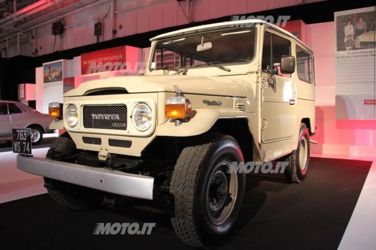 Salone di Parigi 2012: in passerella anche le auto d'epoca (51)