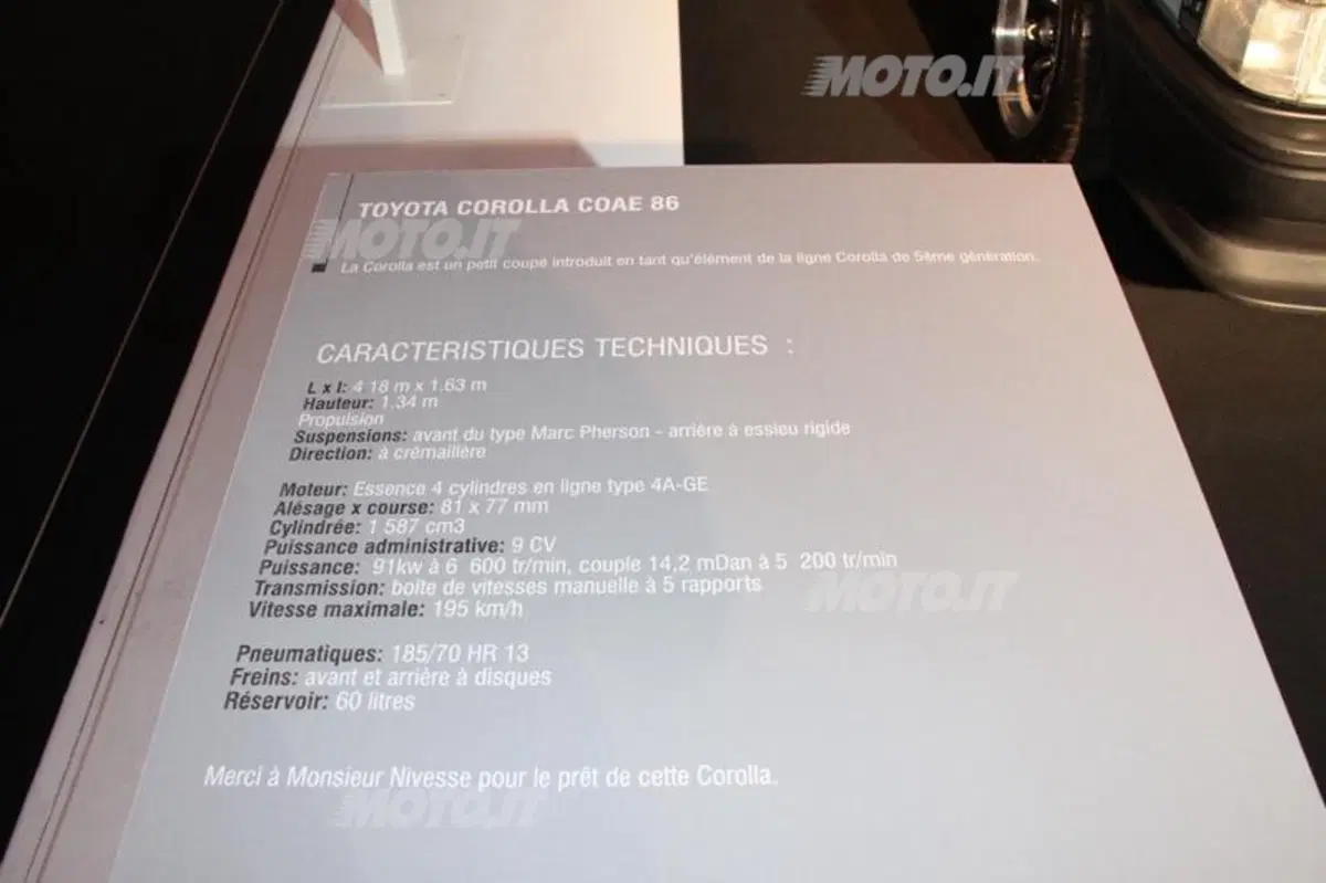 Salone di Parigi 2012: in passerella anche le auto d'epoca (56)