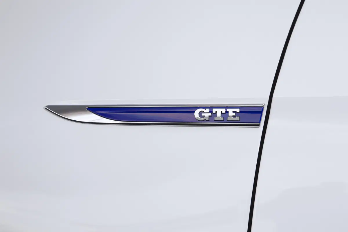 Volkswagen Passat GTE | Test drive #AMboxing (8)