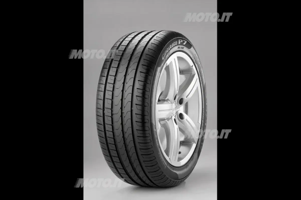 Pirelli al Salone di Parigi 2012 (2)