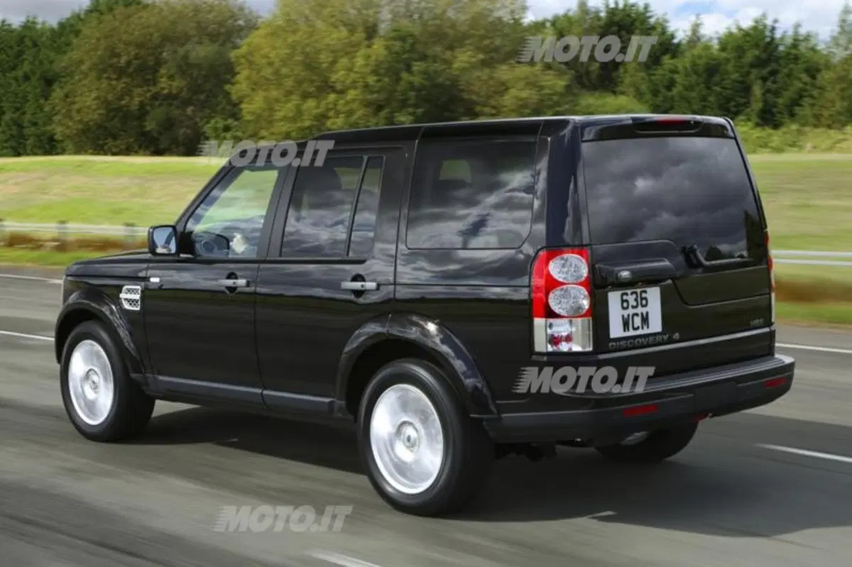 Land Rover Discovery 4 M.Y. 2013 (3)