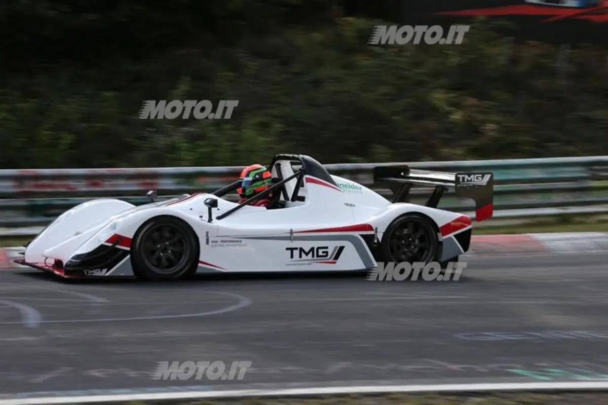Toyota TMG EV P002: nuovo record per le elettriche al Nürburgring (2)