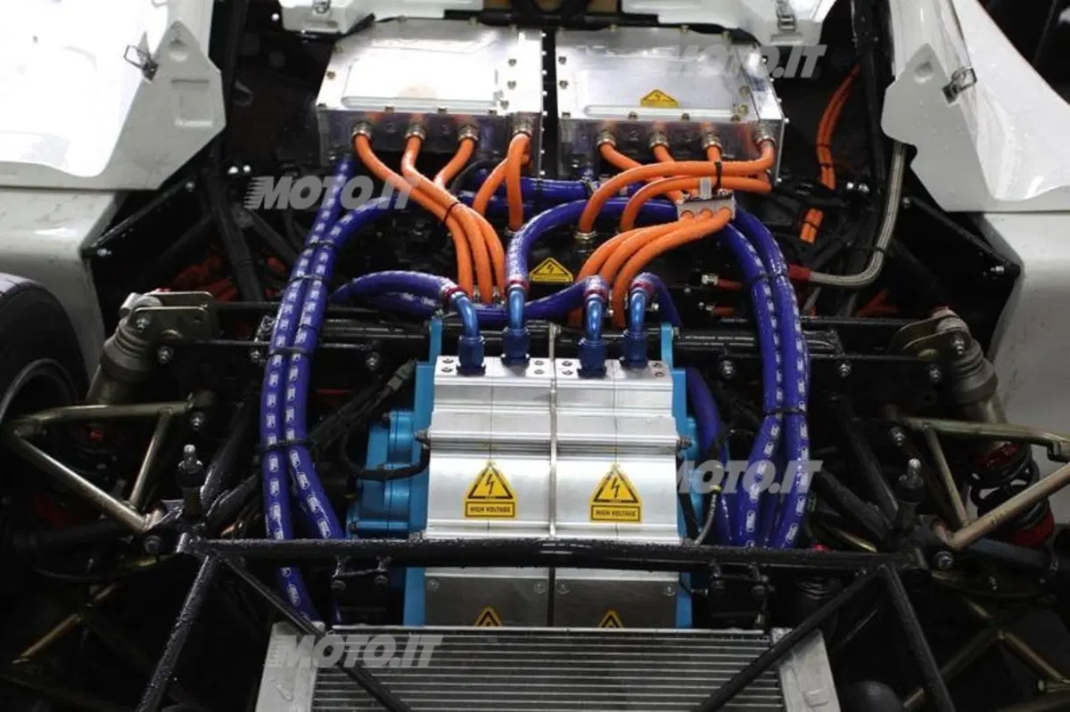 Toyota TMG EV P002: nuovo record per le elettriche al Nürburgring (6)