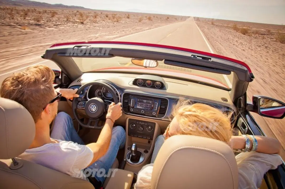 Nuovo Volkswagen Maggiolino Cabrio (7)