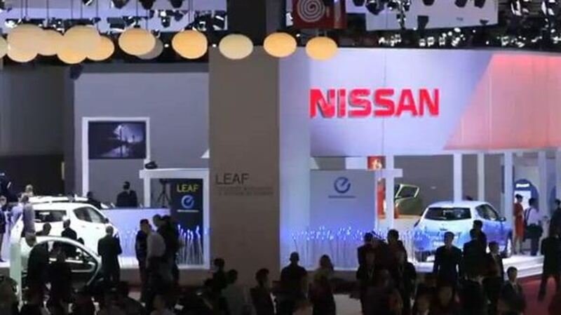 Salone di Parigi 2012: lo stand Nissan dal vivo - Video