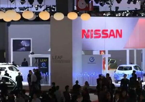 Salone di Parigi 2012: lo stand Nissan dal vivo - Video