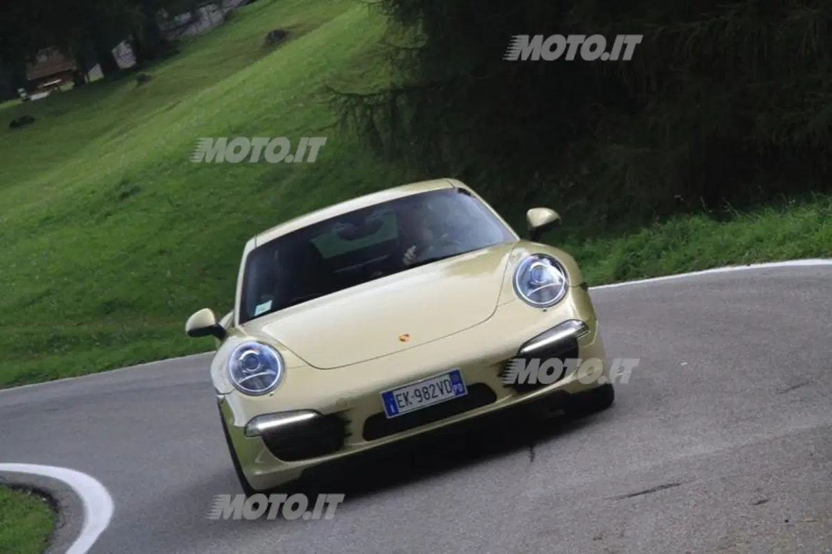 Porsche 911 Carrera S (2)
