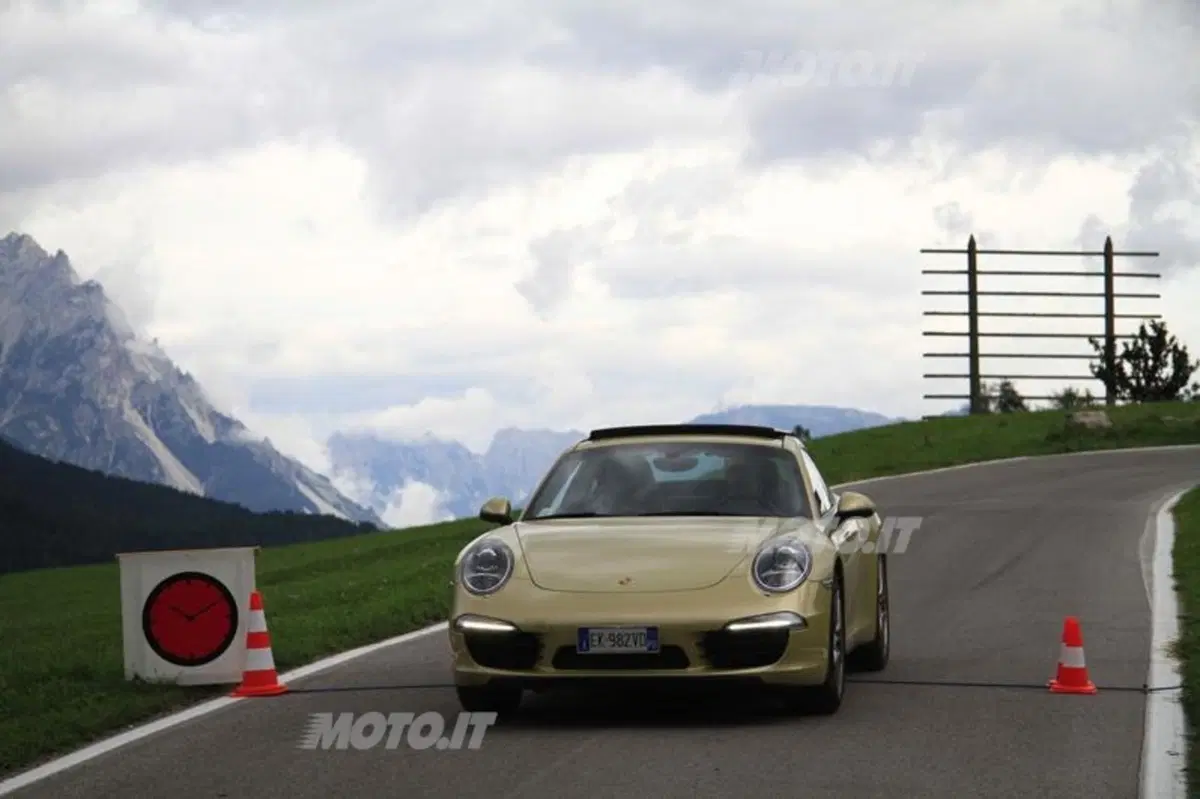 Porsche 911 Carrera S (10)