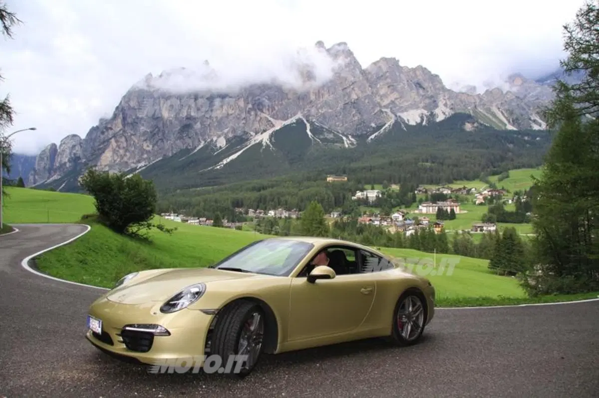 Porsche 911 Carrera S (14)