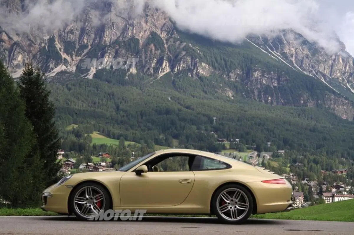 Porsche 911 Carrera S (15)