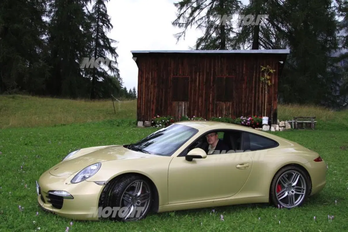 Porsche 911 Carrera S (16)