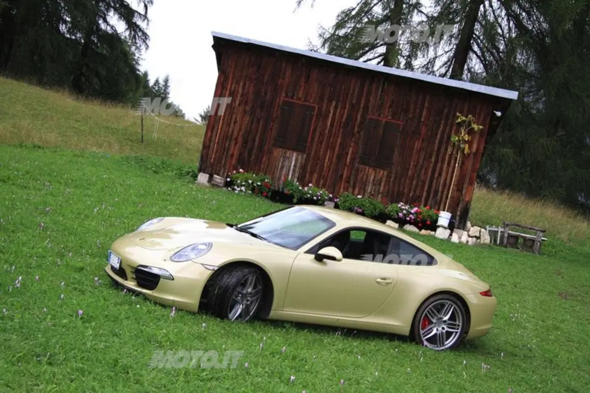 Porsche 911 Carrera S (17)