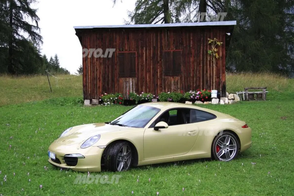 Porsche 911 Carrera S (18)