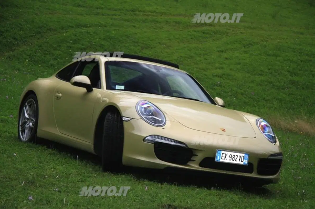 Porsche 911 Carrera S (22)