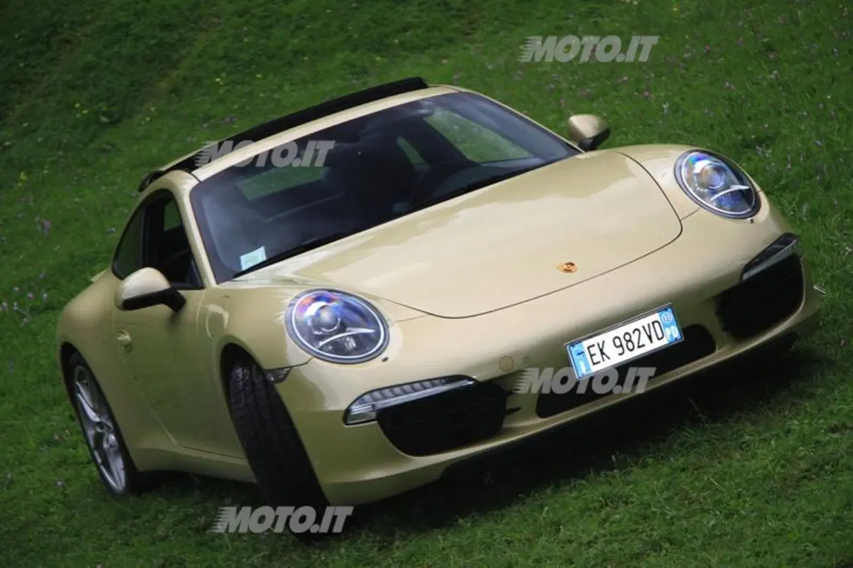 Porsche 911 Carrera S (23)