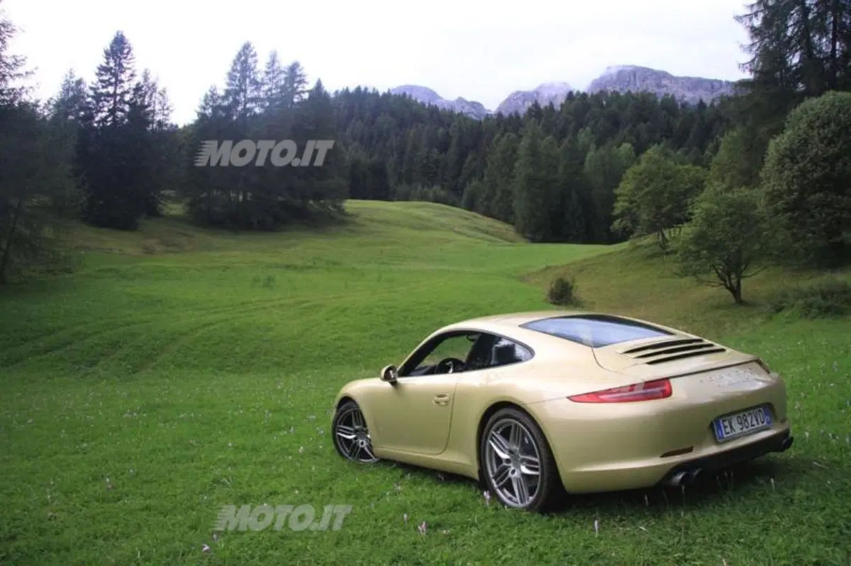 Porsche 911 Carrera S (25)