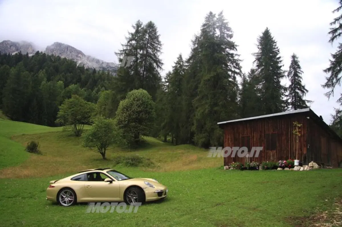 Porsche 911 Carrera S (30)
