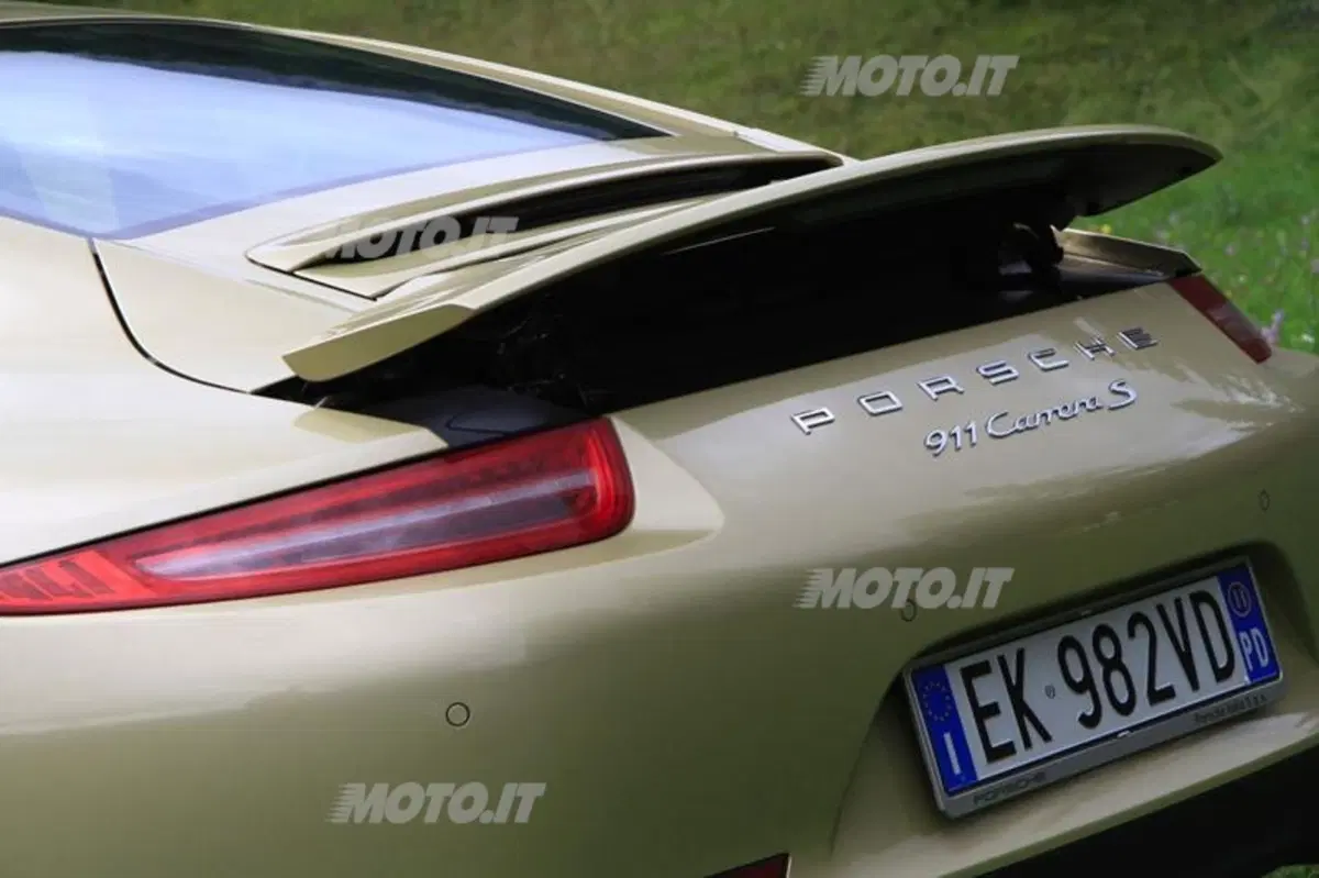 Porsche 911 Carrera S (31)