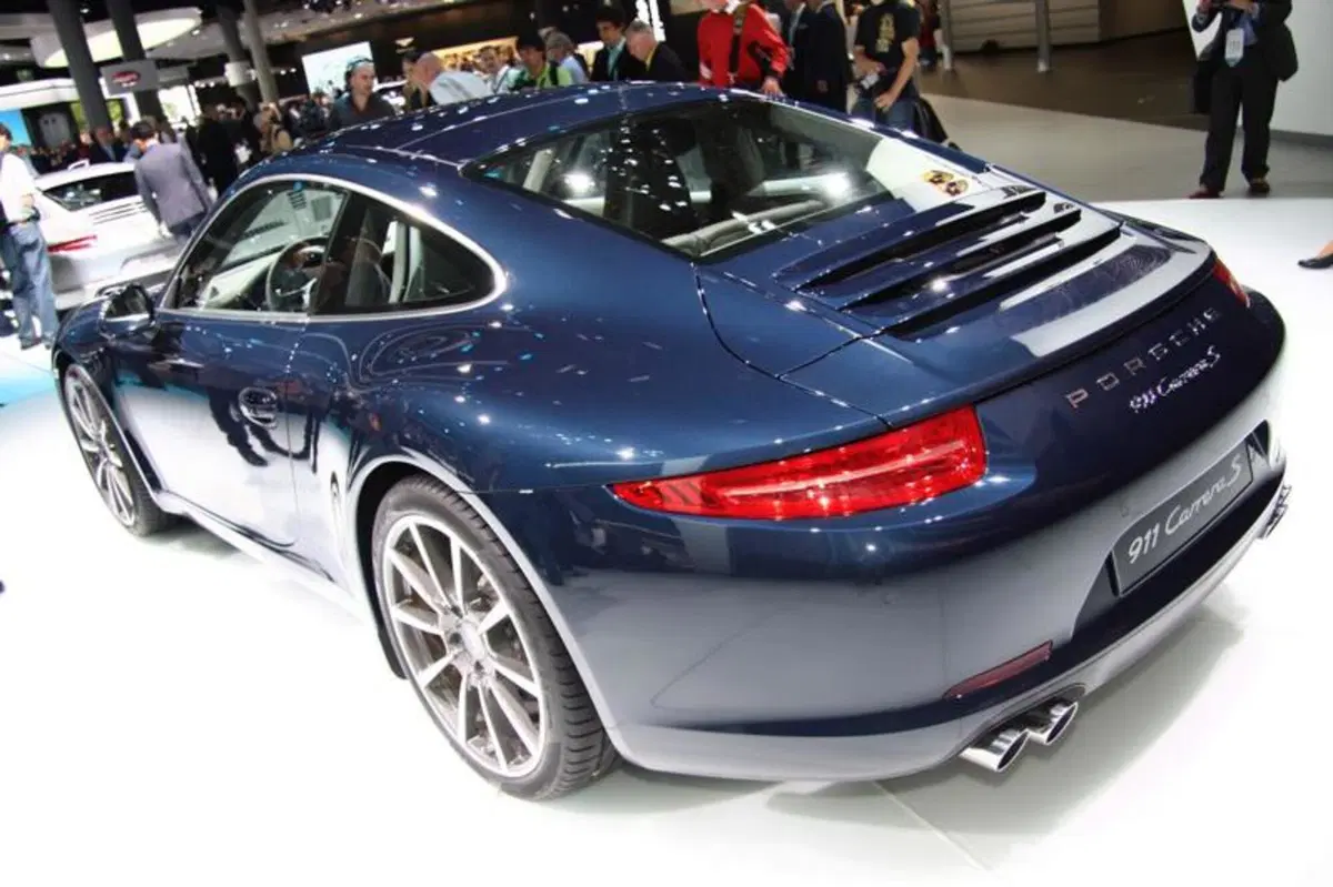 Porsche 911 Carrera S (46)