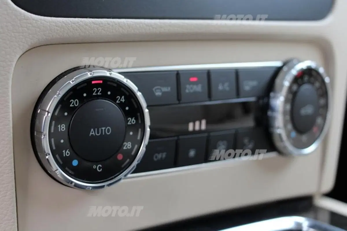 Mercedes-Benz GLK 220 CDI Sport (42)