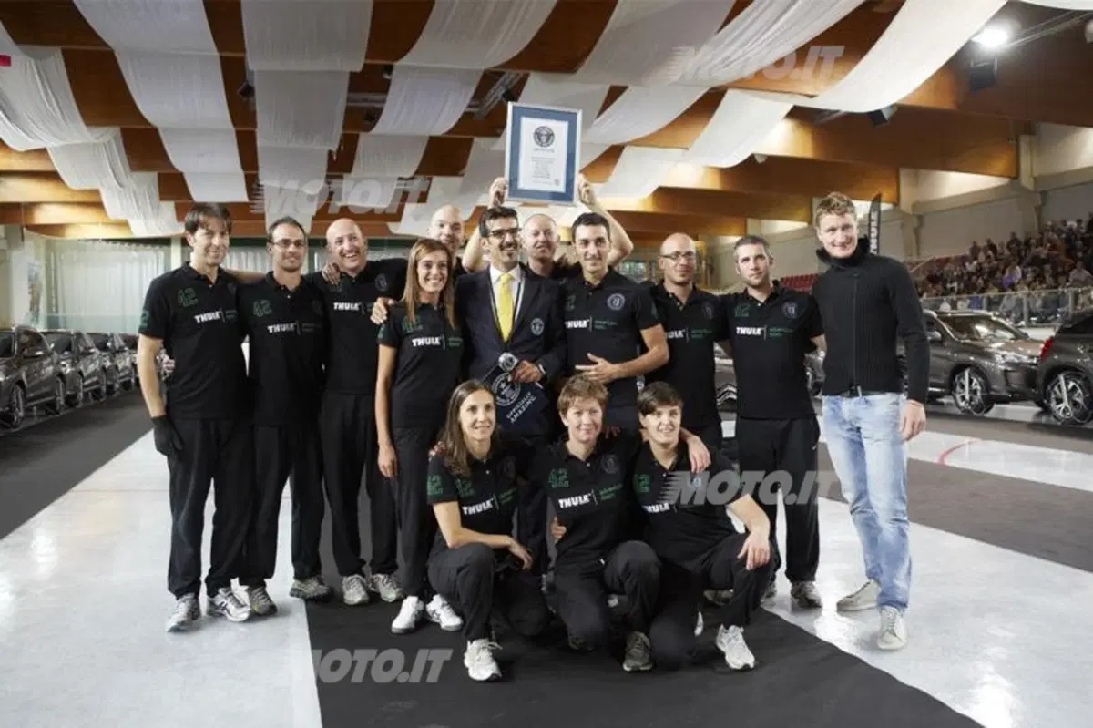 Thule Easy-fit nel Guinness: 81 catene montate in 1 minuto